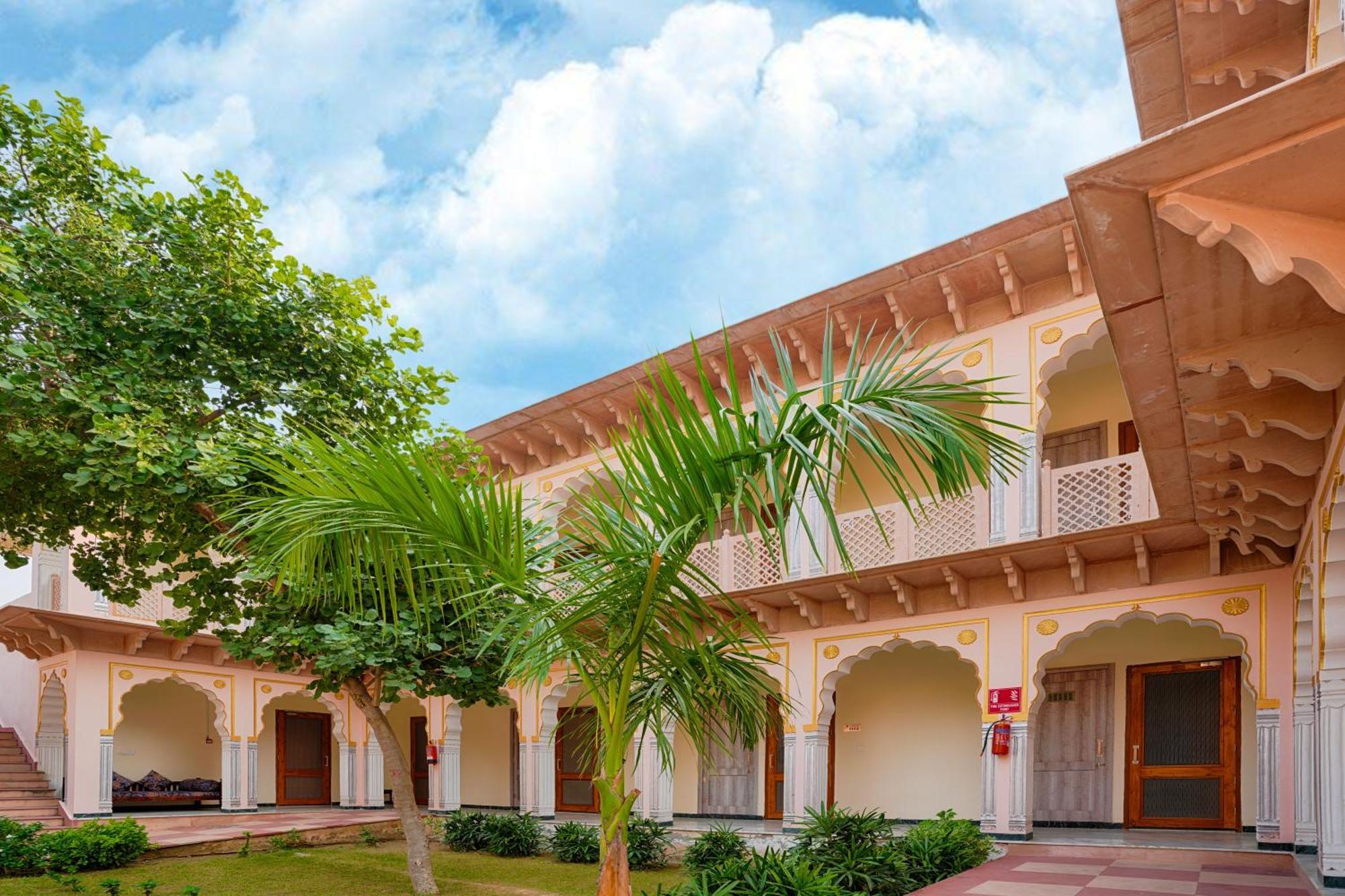 Hotel Club Mahindra Bharatpur Exterior foto