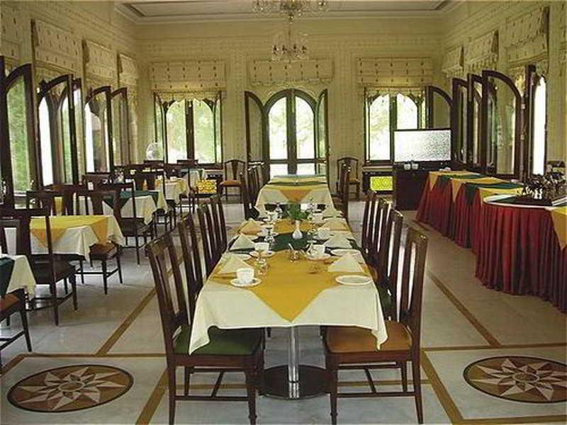 Hotel Club Mahindra Bharatpur Restaurant foto
